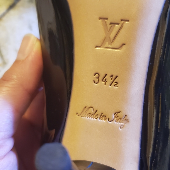 ⭐ SOLD ⭐ Authentic Louis Vuitton Heels - Picture 6 of 12